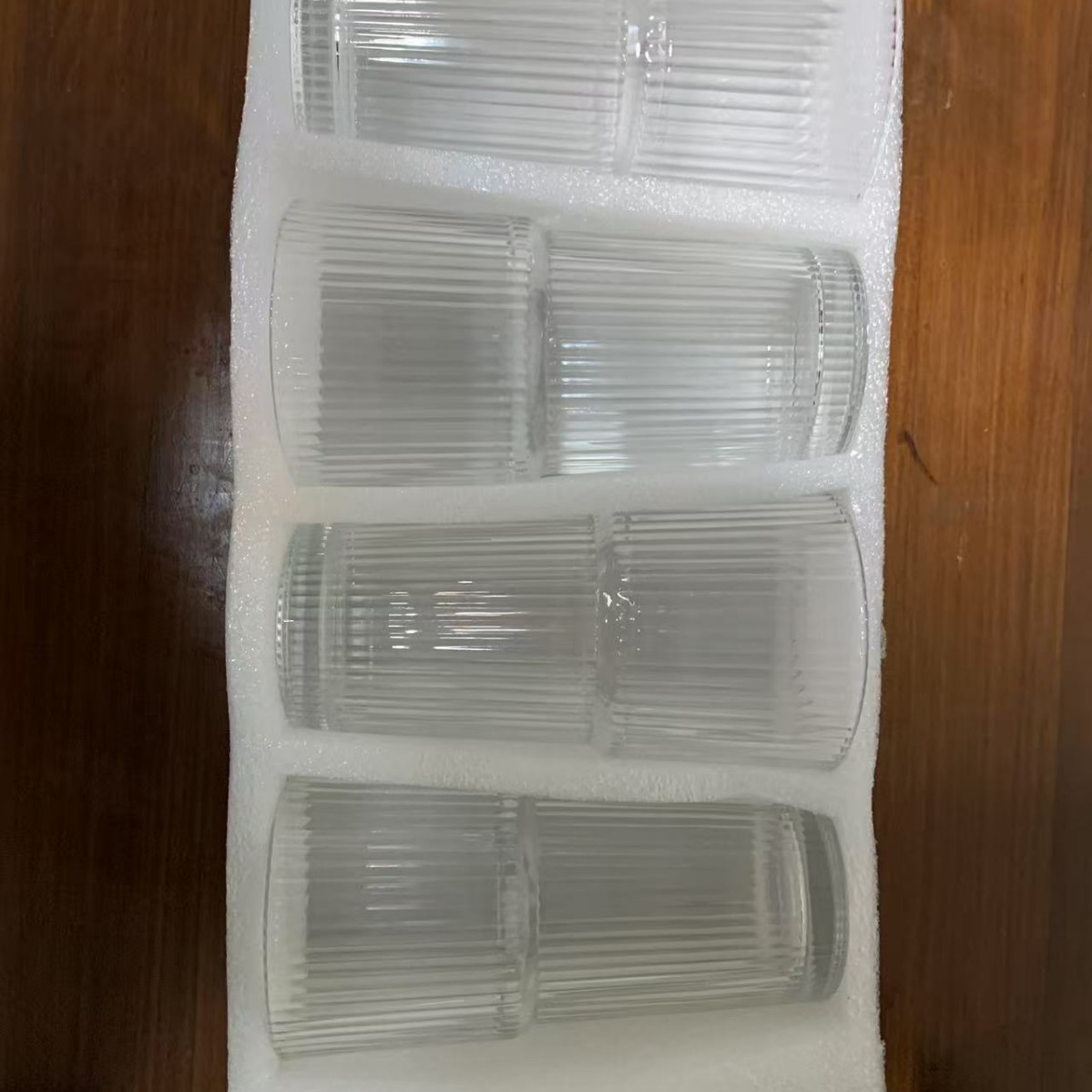 4 bottles, 4 caps, 4 brush, anti-drop