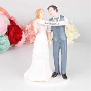 蛋糕礼帽设计纪念品树脂婚礼情侣雕像