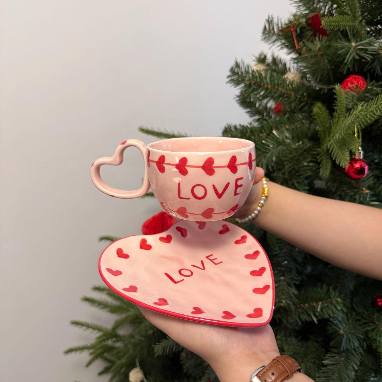 Tasse Red-LOVE "Cœur Battant" 280ml avec soucoupe assortie.