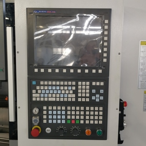 VMC855 Dreiachsige Linear führung <span class=keywords><strong>CNC</strong></span>-Bearbeitungs zentrum GSK-Steuerungs system Automatisch Hochgenauer vertikaler Typ BT40 Bester Preis