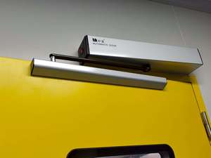 Thiết Kế Hiện Đại Nhiệm Vụ Nặng Nề Đu Tự Động Cửa Nhà Điều Hành Closers Nhà Để Xe Đu Cửa Cho Sử Dụng Thương Mại - Product Image 3