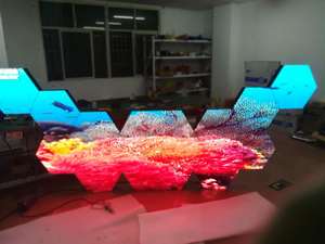 Decorazione di alta qualità esagonale LED luce notturna P1.875 colore pieno 533mm esagonale LED schermo di visualizzazione con telecomando - Product Image 2