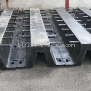 Escalera colgante de goma de los más vendidos de fábrica de excelente rendimiento de diseño único con doble función de guardabarros y escalera - Product Image 4