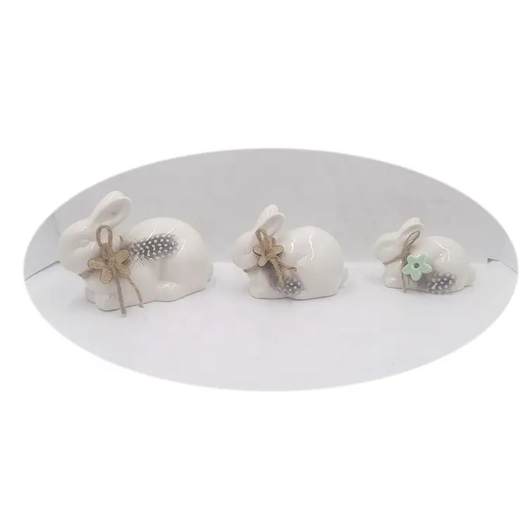 Vente en gros d'ornements de Pâques toutes sortes de tailles Figurine lapin en céramique blanche au design pelucheux