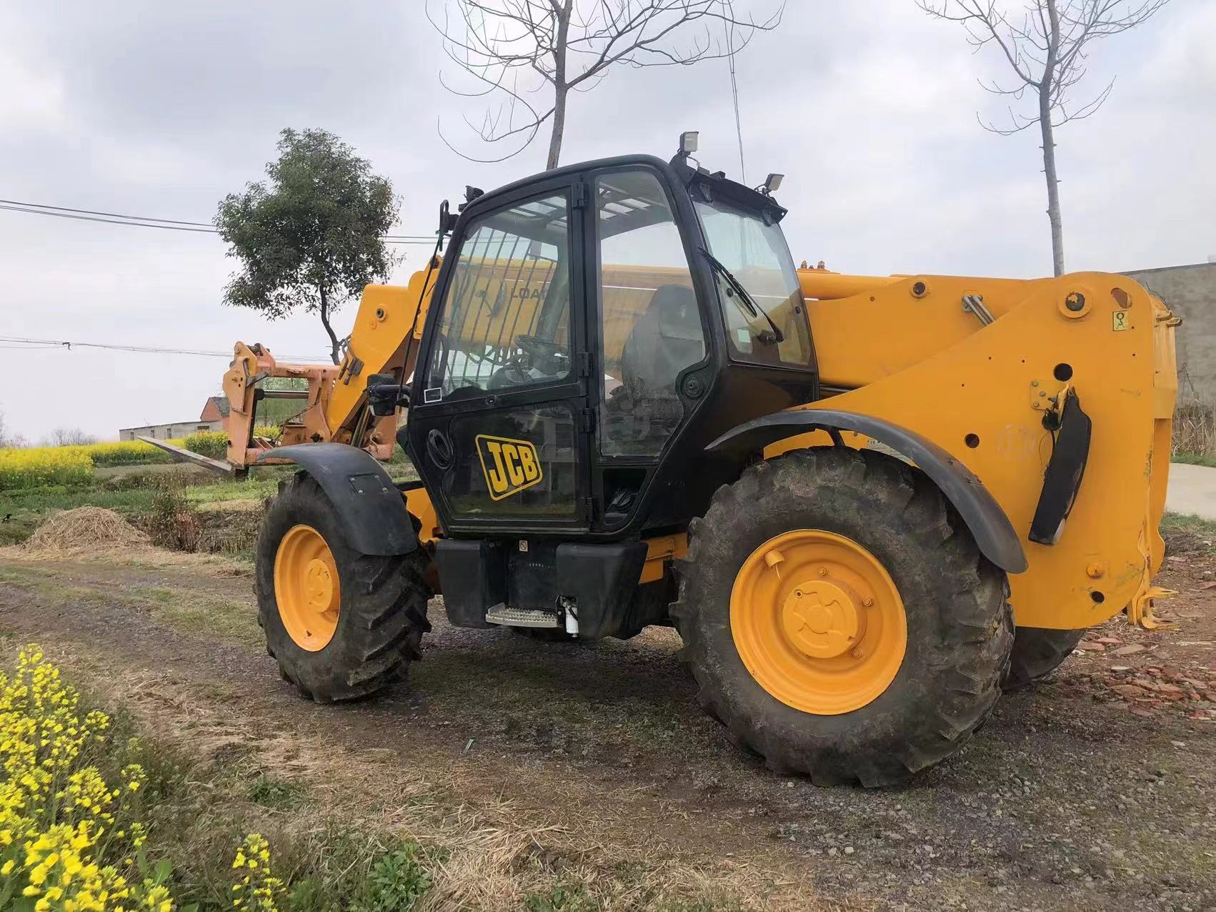 สีเหลือง