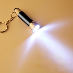 Quà tặng khuyến mãi tùy chỉnh <span class=keywords><strong>Mini</strong></span> Đèn pin keychain cho cắm trại ngoài trời - Product Image 6