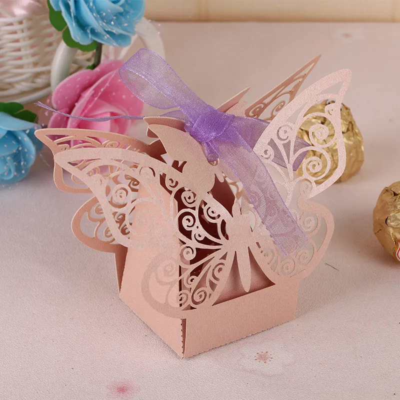니크로 크리에이티브 웨딩 파티 용품 활 축제 휴일 선물 패키지 중공 조각 디자인 리본 웨딩 사탕 상자