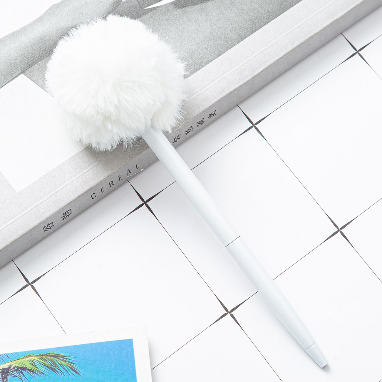 สีขาว
