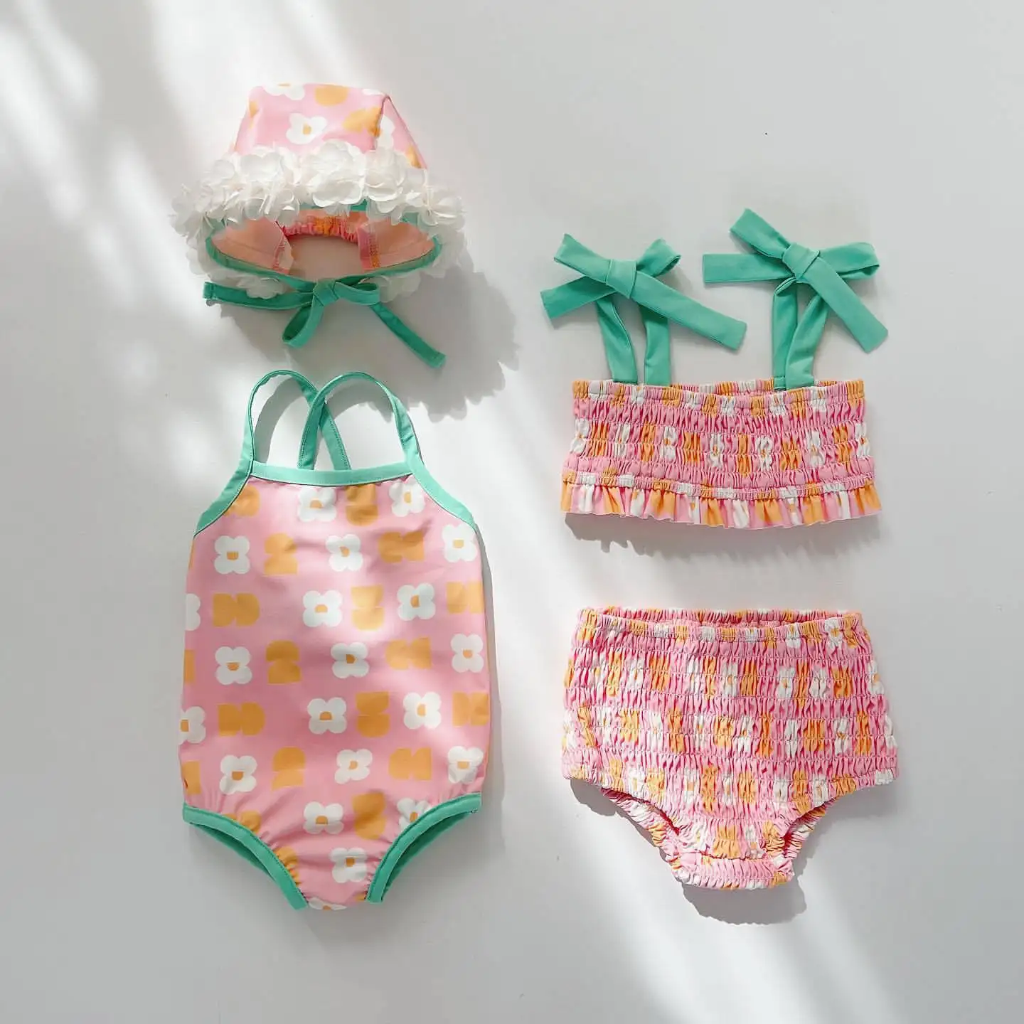 Bañador y Bikini de una pieza con estampado de flores para niñas, traje de baño de tres piezas con sombreros, estilo coreano INS, novedad de 2023