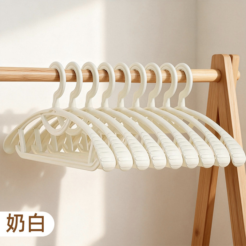Wide-shouldered hanger, off-white