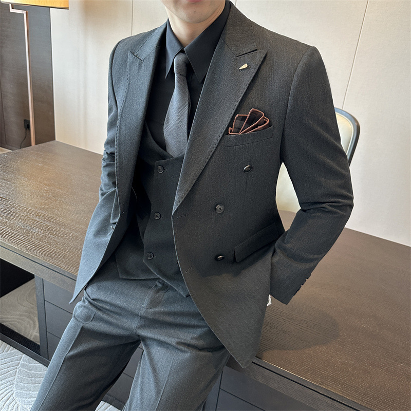 Grigio scuro (abito + gilet + pantaloni)