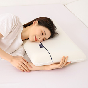 健康的な睡眠ゼロプレッシャースローリバウンドでプレッシャーを和らげるパン型枕頸部クッションネックメモリーピロー - Product Image 1