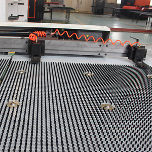 Máquina de punzonado de torreta CNC, punzonadora de precisión, en venta - Product Image 4