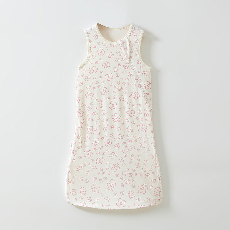 Blanco con flor rosa