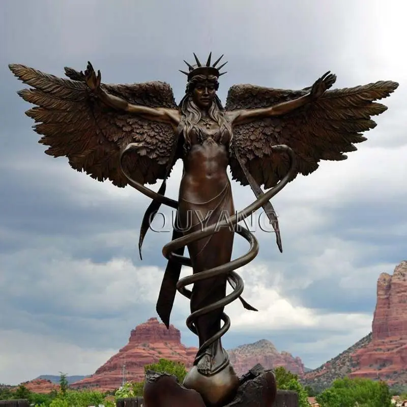 Уличное украшение QUYANG, скульптура под бронзовым углом в натуральную величину, известная латунная статуя религиозного ангела
