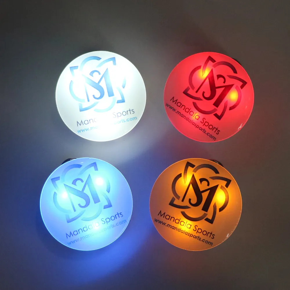 Broche LDE personalizado para impresión de marca personalizada Pin acrílico emisor de luz Insignia de botón LED