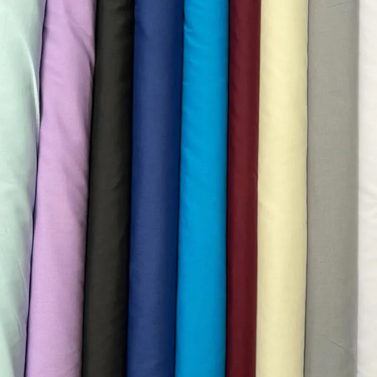 Yilong Fabric Factory Großhandel 65% Polyester 35% Baumwolle Leichter Popel ine Plain Stoff mit hoher Dichte für Shirt ing Inter lining