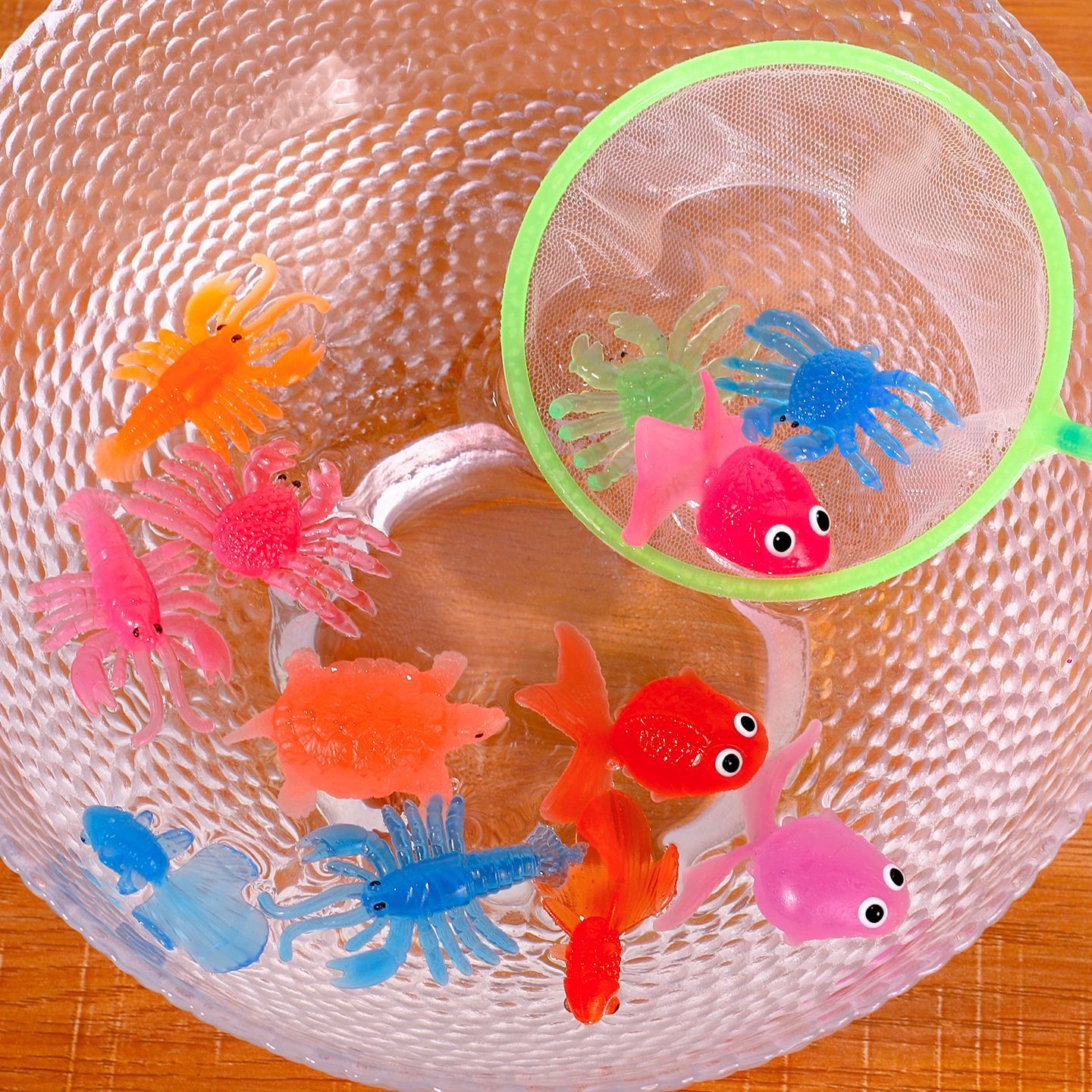 Jouet aquatique - Petit crabe (yeux non inclus, couleur aléatoire)