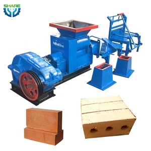 Старая машина для производства кирпича из красной глины - Product Image 1