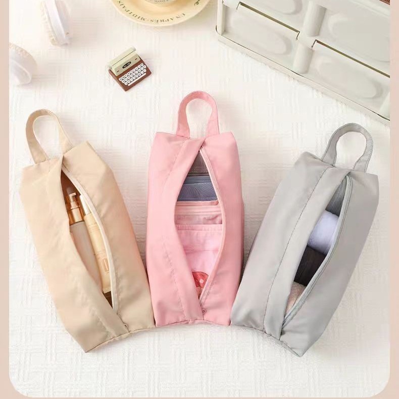 Small storage bag, color random.