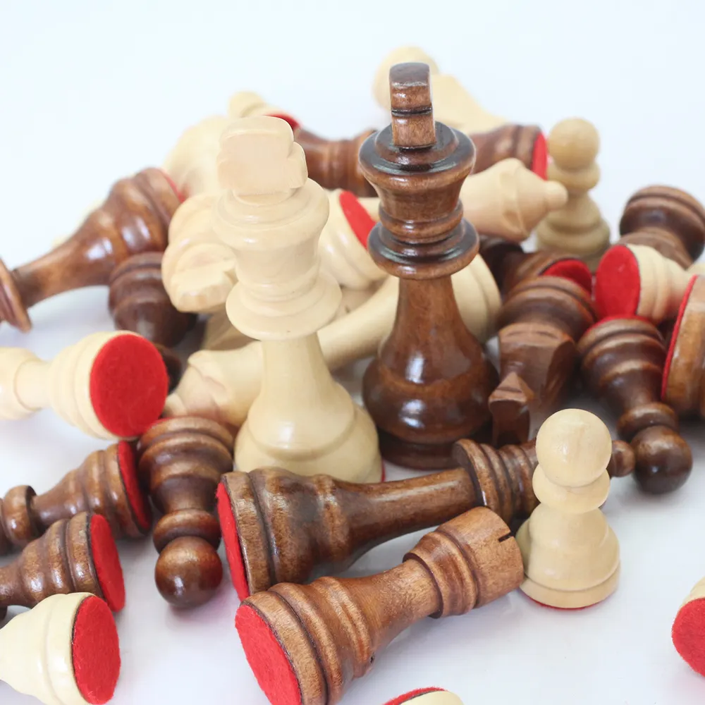 Wooden Large sized weighted chess set pieces King Height: 9cm Weight: 28.4g Factory products accept customization