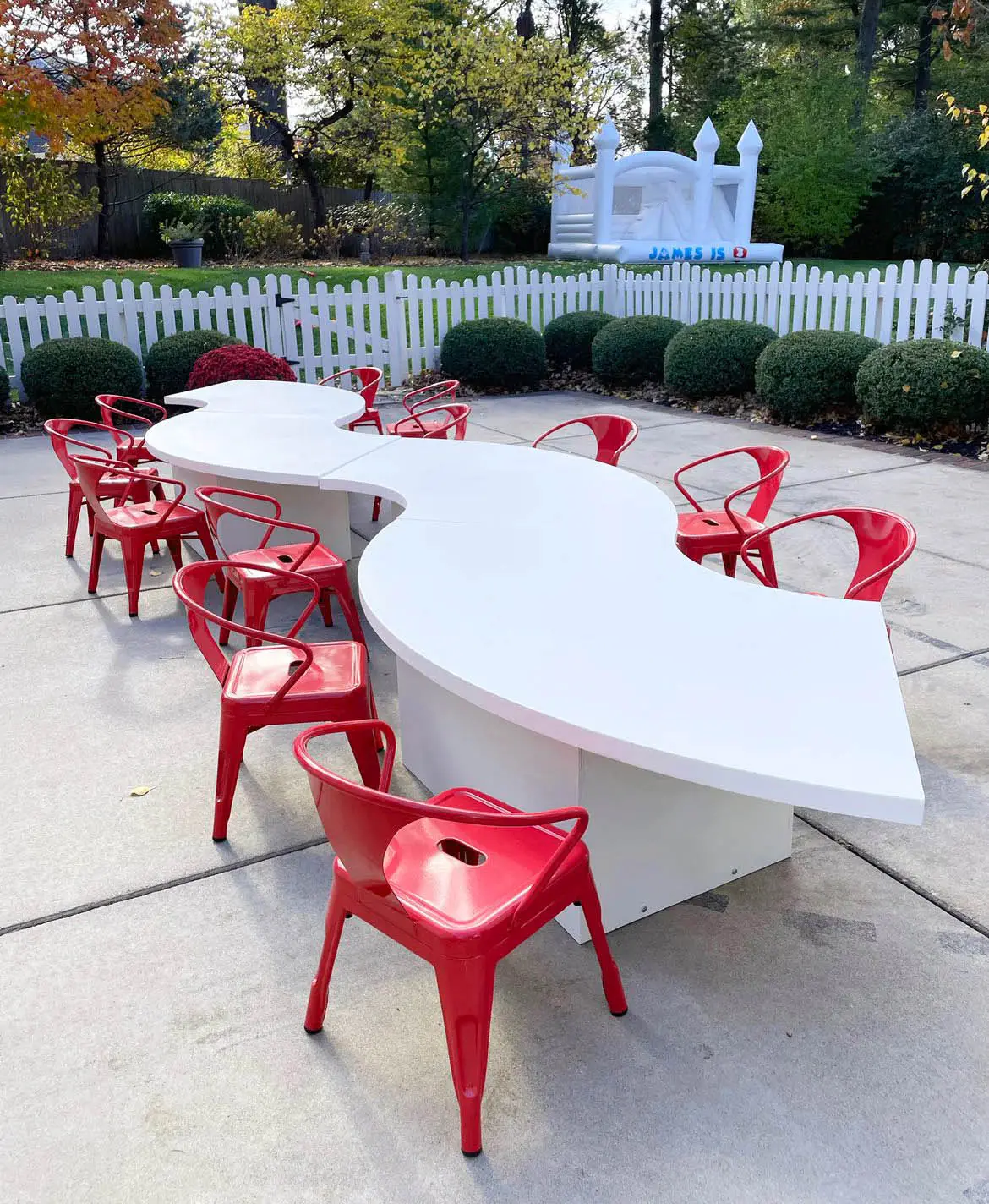 Tables et chaises de fête enfants blanc 2.4 mètre de diamètre acrylique table ronde serpentine enfants table