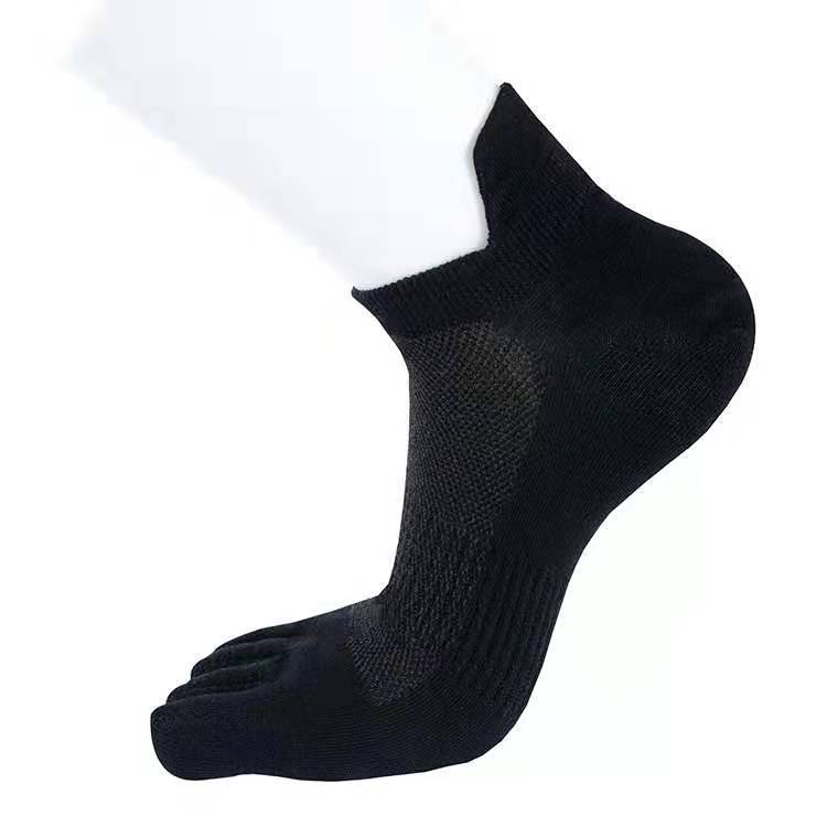Protège-talon de sport pour homme à cinq doigts, entièrement noir.