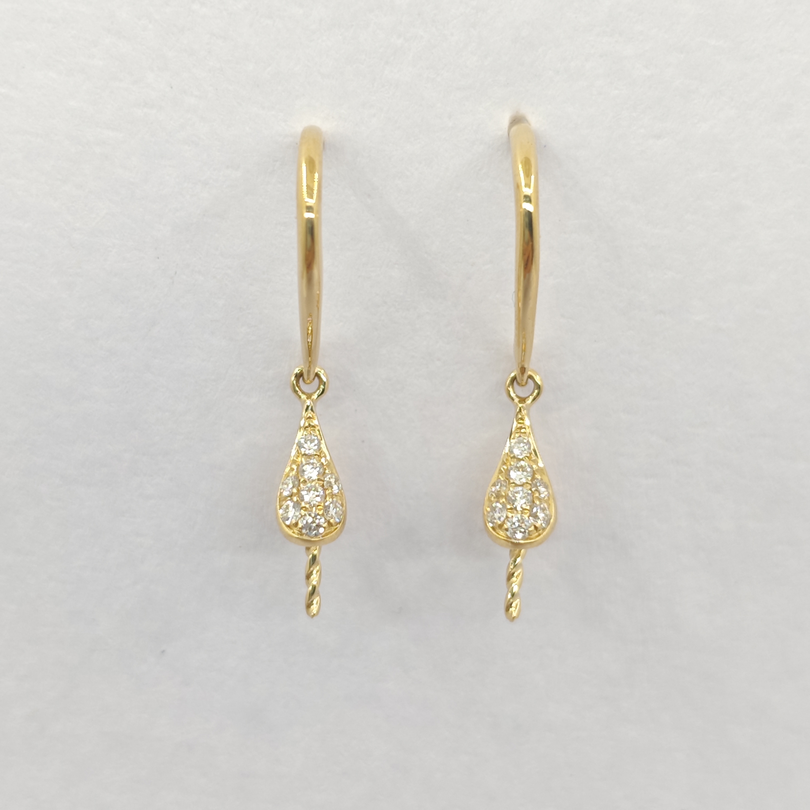 สีเหลือง