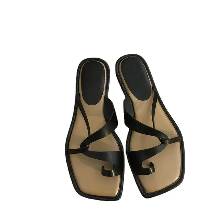 Roman style toe flip flops for women wearing the 2024 summer new Korean version of one foot casual beach vacation sandals