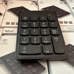 Ligero Chocolate 2,4g Teclado numérico inalámbrico USB Calculadora Computadora Blue Tooth Mini teclado 18 teclas