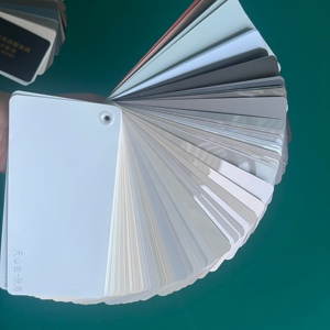 Tablero de Madera Contrachapada de Abedul Moderno, Ecológico, de Alto Brillo, de 1220x2800 mm y 18 mm de Grosor - Product Image 1