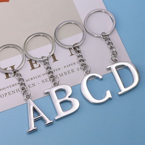 Özelleştirilebilir adı kolye yaratıcı Uppercase Lowercase İngilizce mektup anahtarlık avrupa amerikan hatıra küçük Metal tuşları - Product Image 1