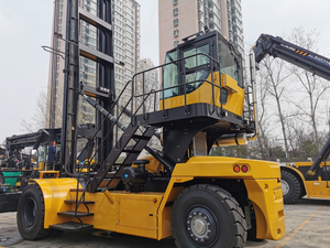 Heavy Duty Mobile Container Reach Stacker 9 Ton Contenedor vacío Handler XCH907K con capacidad de elevación de 9 toneladas para la venta - Product Image 6