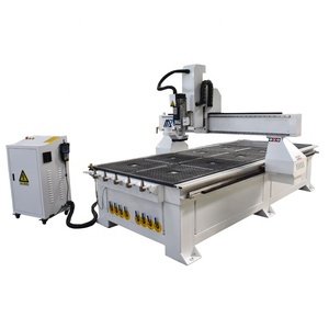 Enrutador CNC ATC chino para trabajo en madera con cabezal oscilante y enrutador CNC rotativo 2030 ATC 3 ejes 4 ejes - Product Image 1