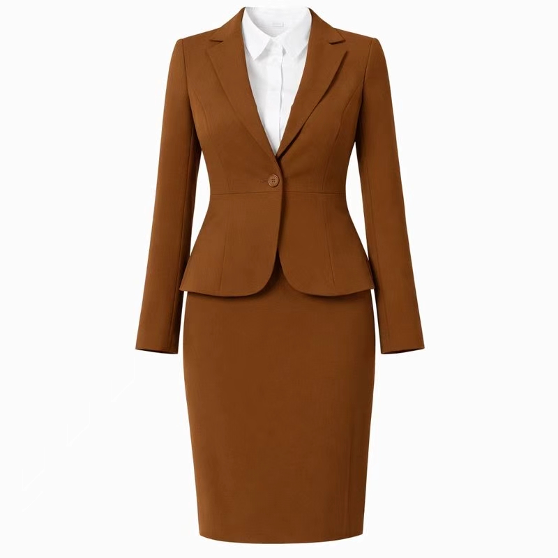 Traje y vestido color caramelo