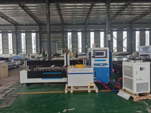 Rbqlty 6025 MAX 3000 Wát <span class=keywords><strong>Cnc</strong></span> Fiber <span class=keywords><strong>Laser</strong></span> Máy Cắt Cho Kim Loại Dày Cắt 3000*1500 Mét Cắt - Product Image 2