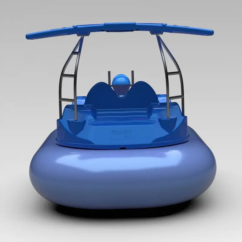 遊園地の子供たちが12v電気モーターバッテリーパワーインフレータブルバンパーボートに乗る