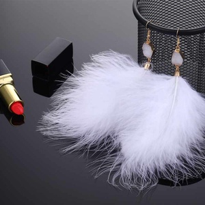 Transfrontaliers vente chaude bijoux de mode Européenne et Américaine grande marque boucles d'oreilles exagérées plumes en peluche boucles d'oreilles