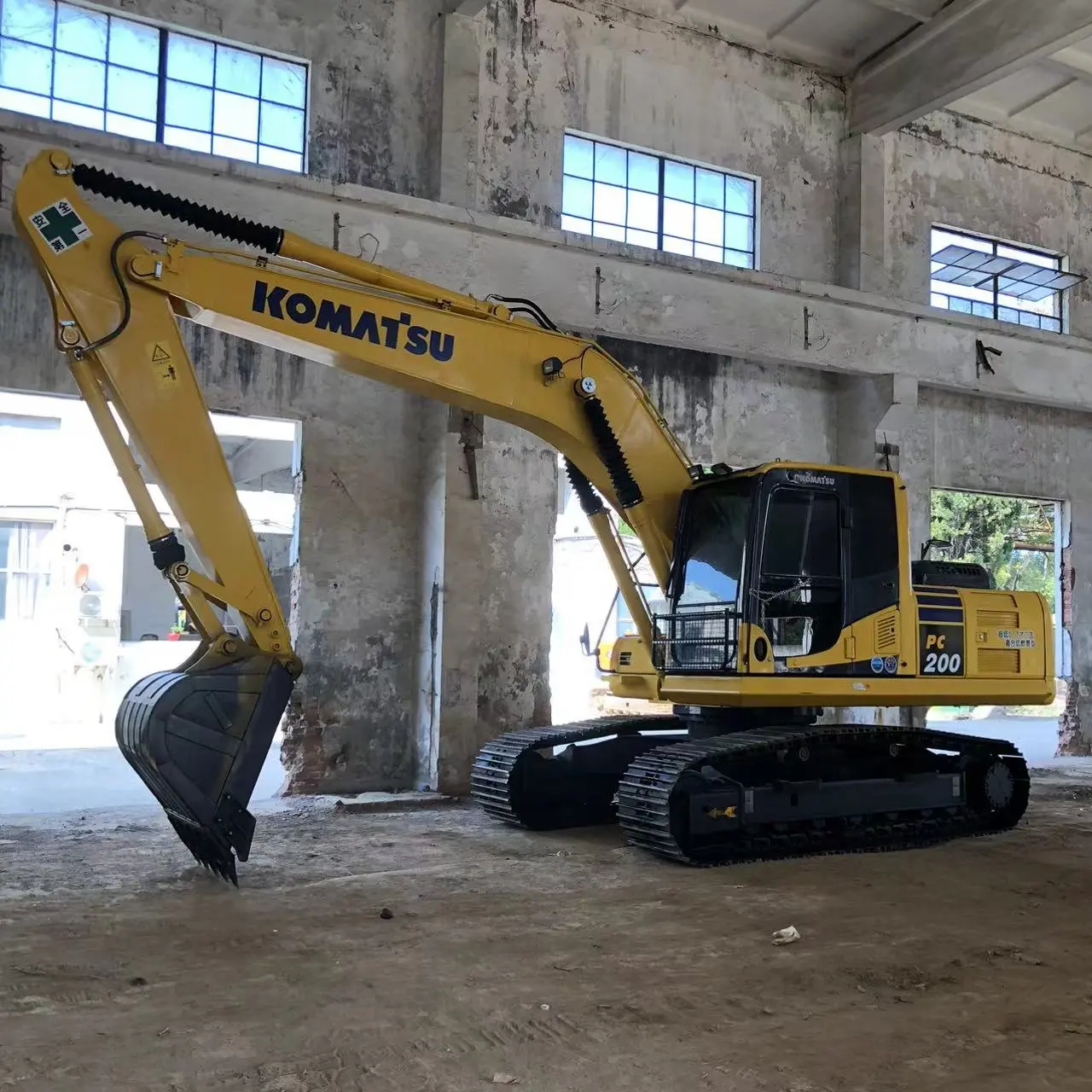 Pc200 Komatsu รถขุดมือสองผลิตจากญี่ปุ่น