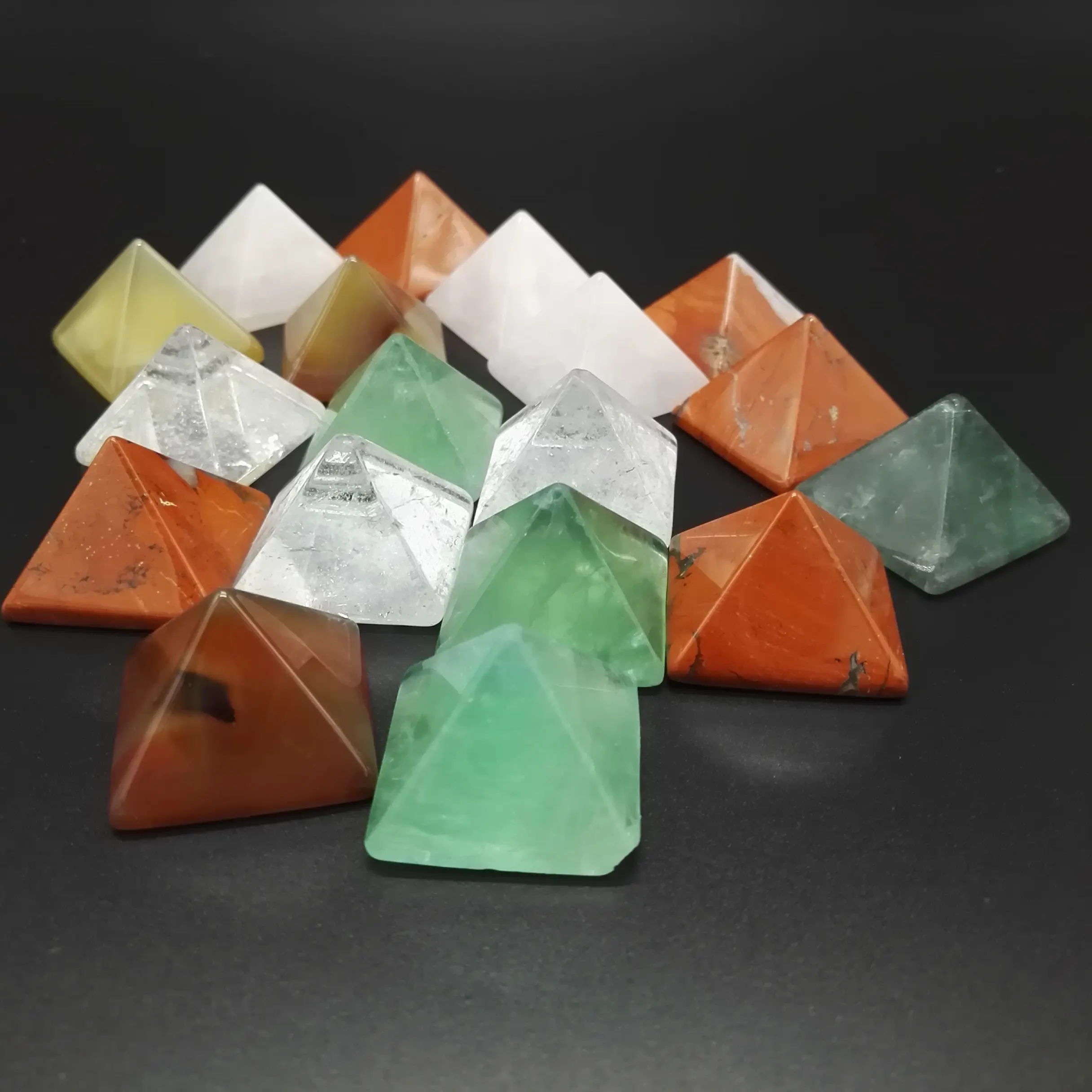 Piedra Natural semipreciosa, piedras curativas de cristal, artesanías de pirámide, adornos
