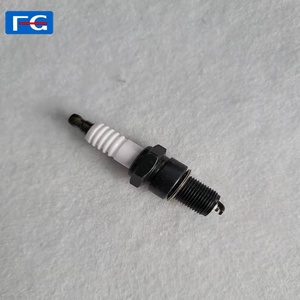 Piezas originales de coche, bujía automática de motor de coche, bujía automática R42XLS CR43TS, venta al por mayor para bujía de motor de coche - Product Image 2