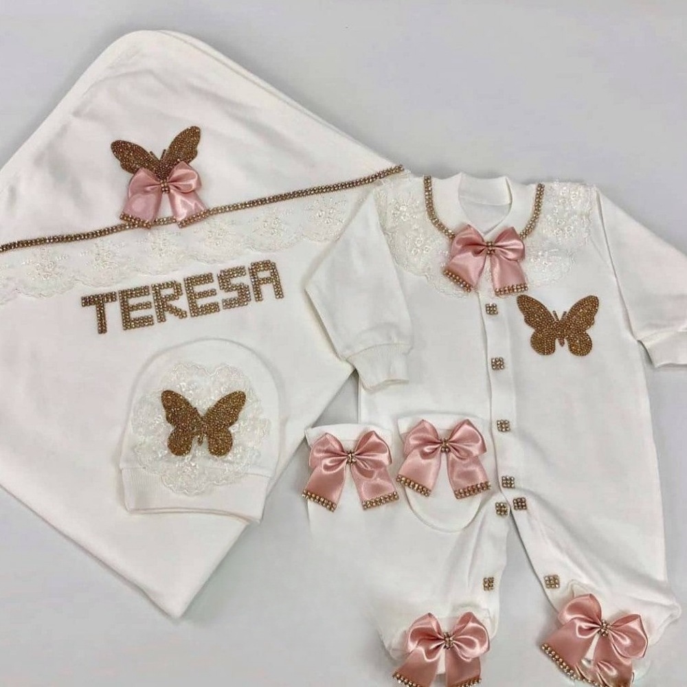 Papillon doré poudré sale