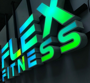 Personalizzato grande Outdoor RGB-programmabile 3D LED segnaletica lettere illuminate per Business & Store pubblicità per auto e uso aziendale - Product Image 3