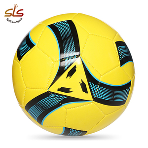 Özel Logo baskılı resmi boyut 5 yetişkin futbol topu makine dikişli PVC kauçuk takım PU için spor eğitimi maçları için