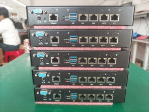 Pfsense firewall di rete Soft Router In-tel Celeron J1900 4 * i211 Nics RS232 Router Server Gateway