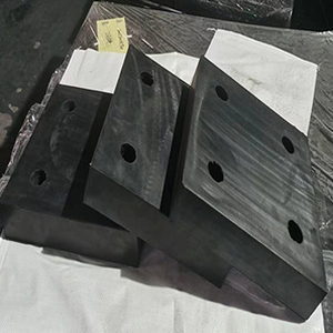 Özel doğal silikon kauçuk koruyucu sessiz blok endüstriyel EPDM ve NBR kalıplı şerit ve koruma için kare desen - Product Image 2