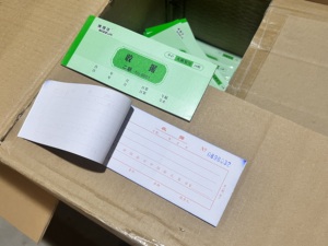 华宝定制无碳复印NCR纸印刷记事本销售发票簿，具有可自定义的重复功能