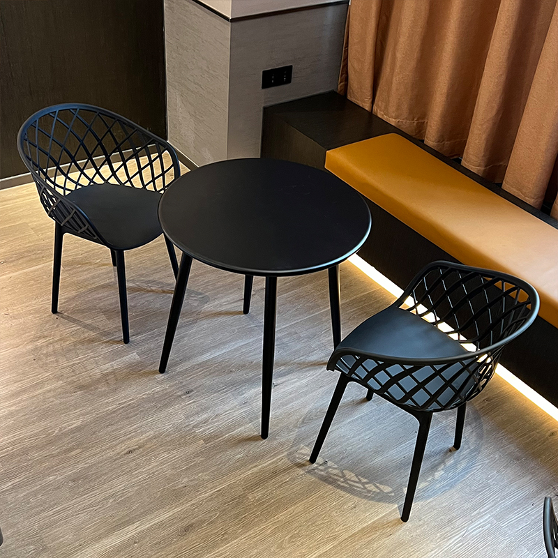 2 chaises table ronde en acier carbone 70cm