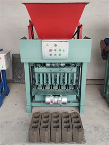 Máquina de ladrillo de pavimentación de enclavamiento semiautomática de larga vida útil Máquina de fabricación de ladrillos de bloques huecos sólidos - Product Image 5