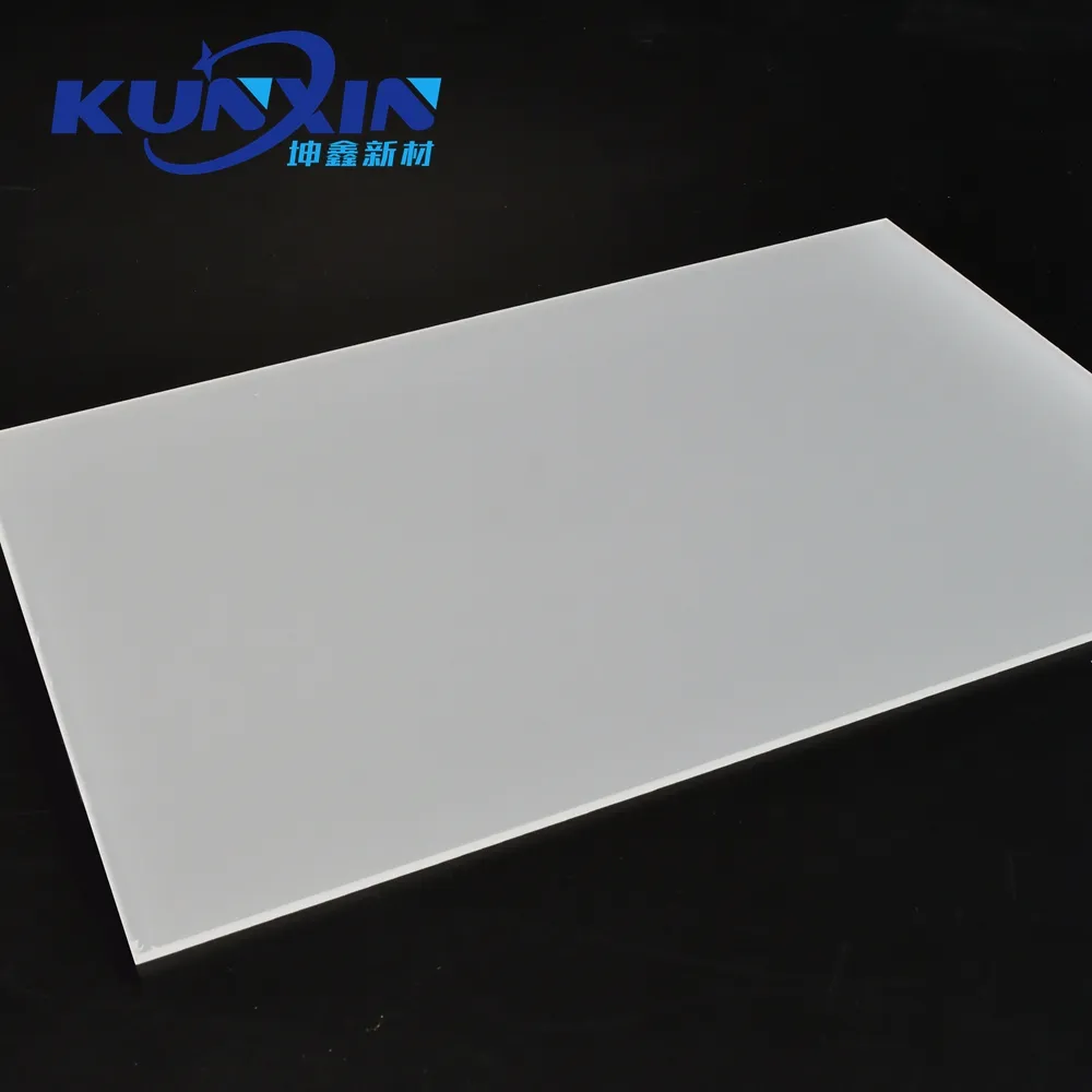 Kunxin 30%-90% Transmission de la lumière Flexible ou solide 0.8mm 1.2mm 1.5mm 2mm Feuille de diffuseur de lumière LED